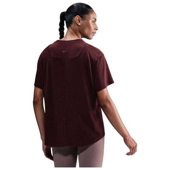 Nike Γυναικεία κοντομάνικη μπλούζα One Relaxed Dri-FIT Short-Sleeve Top Nike Γυναικεία κοντομάνικη μπλούζα One Relaxed Dri-FIT Short-Sleeve Top